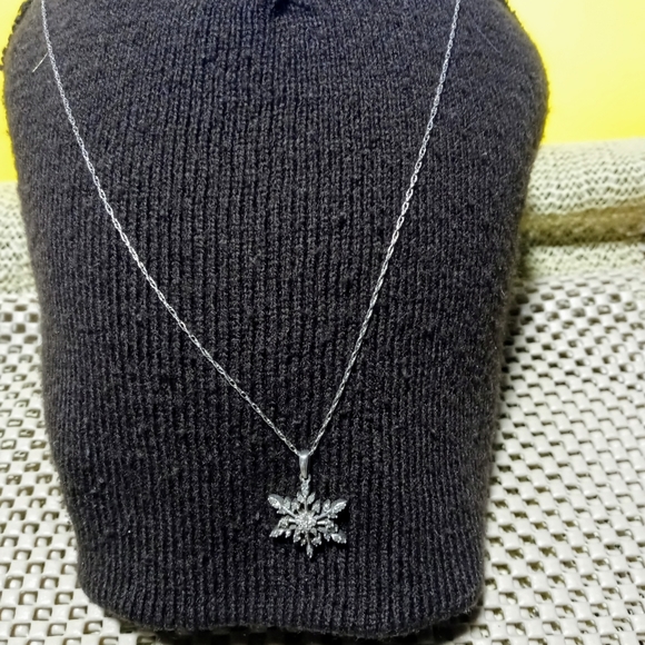 Necklace - Picture 3 of 4